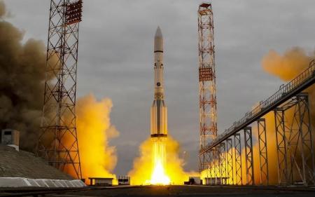 صاروخ يحمل مركبة الفضاء إكسومارس 2016 الى المريخ يطلق من منصة بقاعدة بايكونور في كازاخستان يوم 14 مارس آذار 2016. تصوير: شامل زوماتوف - رويترز.